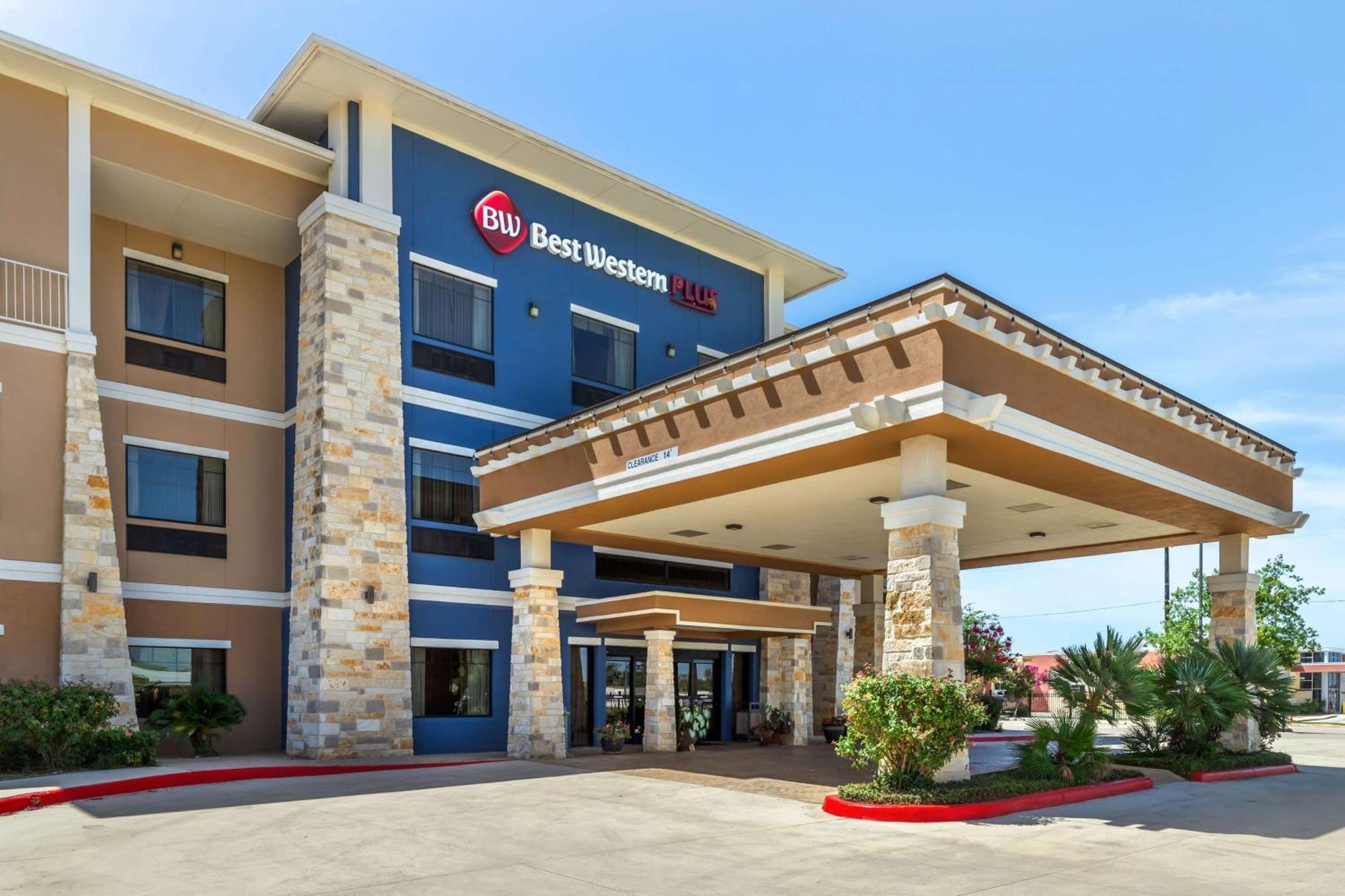 Best Western Plus Lytle Inn And Suites Exterior photo