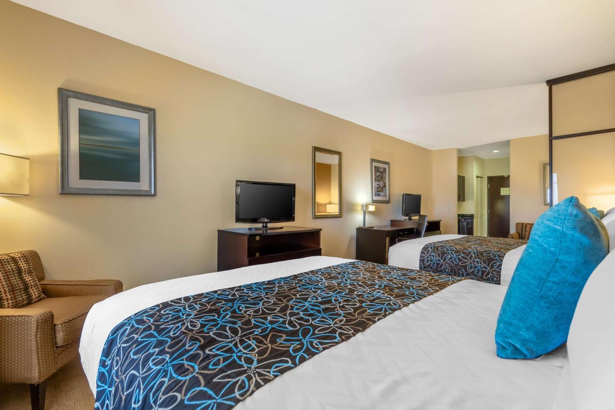 Best Western Plus Lytle Inn And Suites Exterior photo