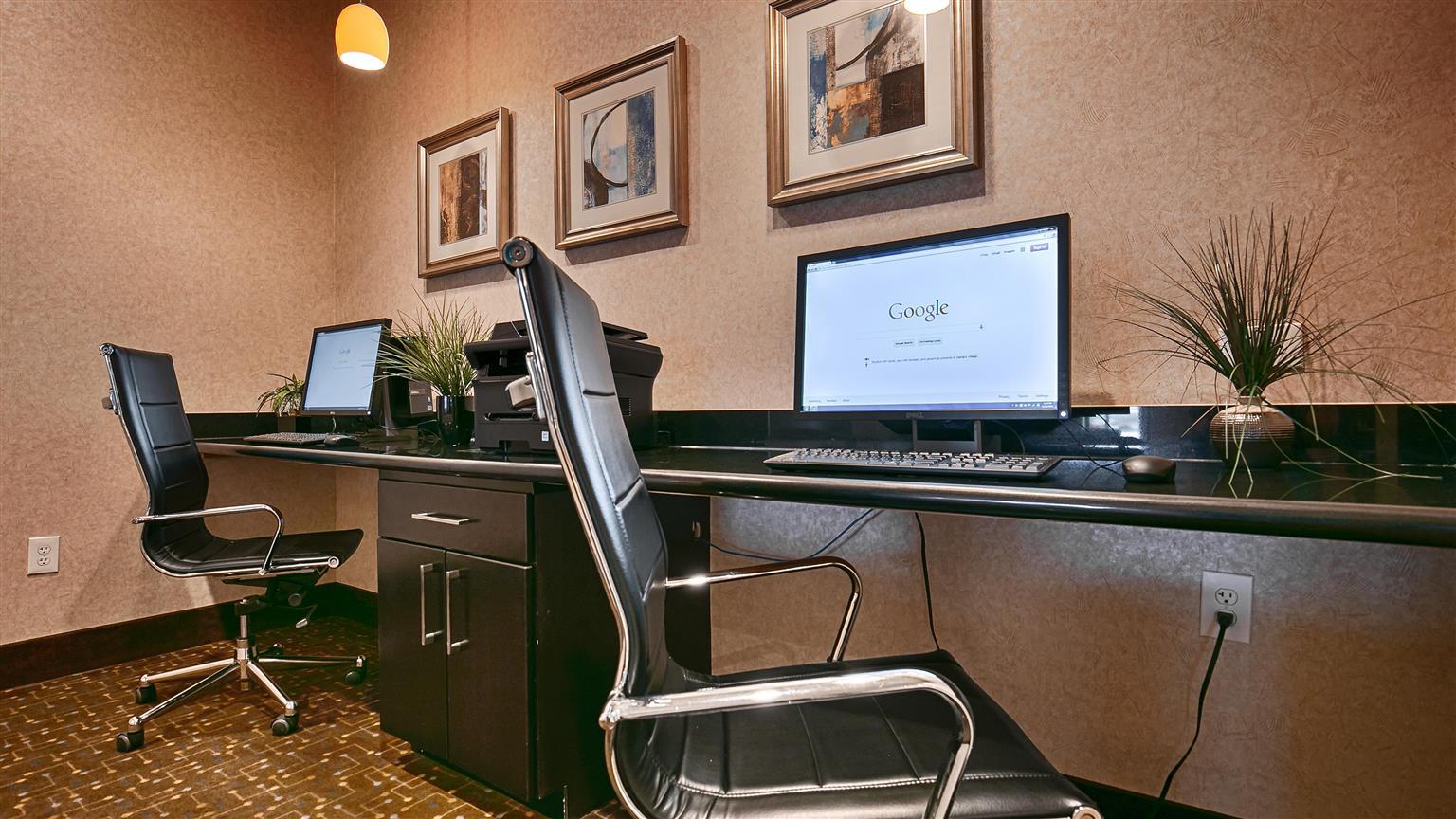Best Western Plus Lytle Inn And Suites Exterior photo