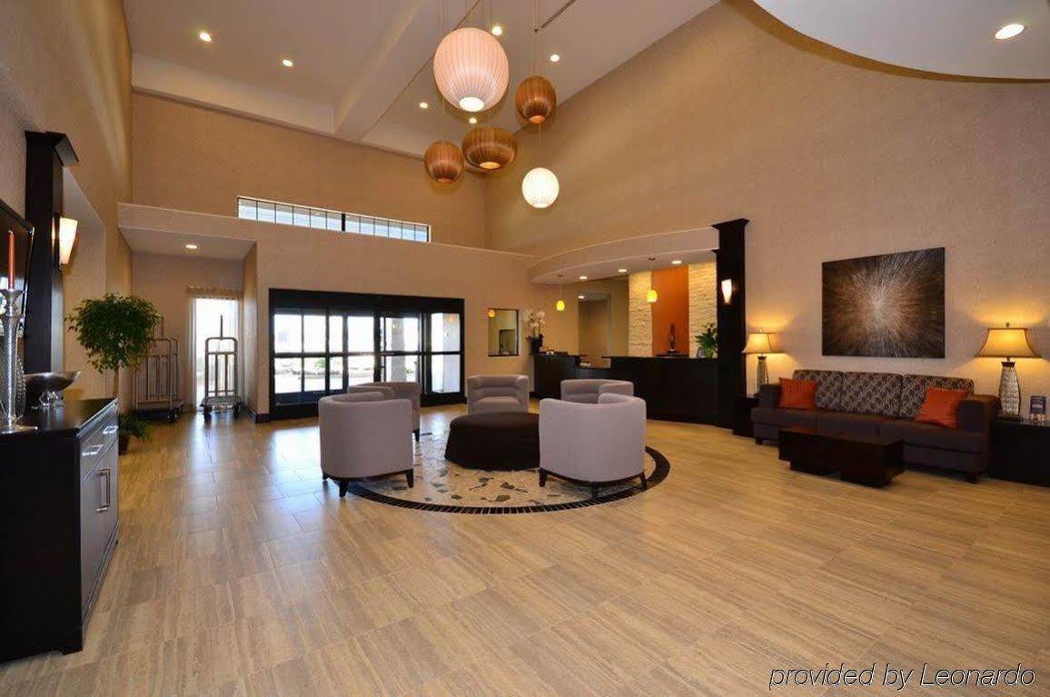 Best Western Plus Lytle Inn And Suites Exterior photo