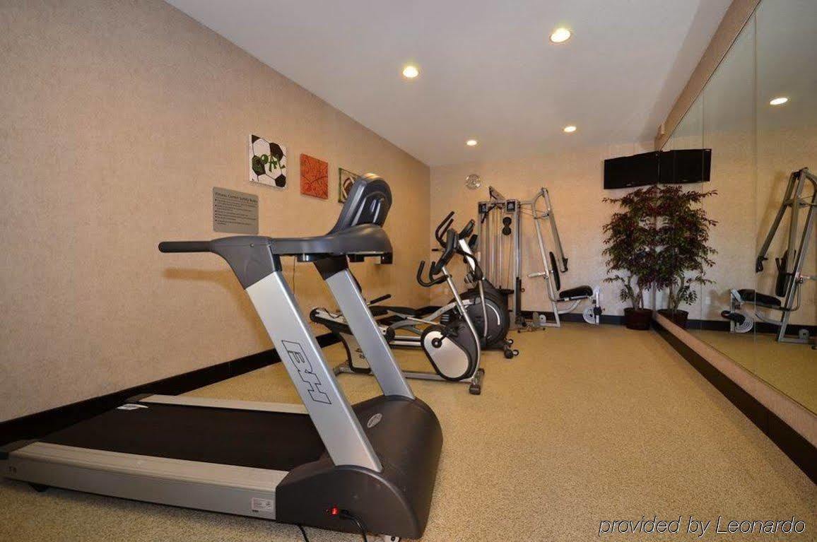 Best Western Plus Lytle Inn And Suites Exterior photo
